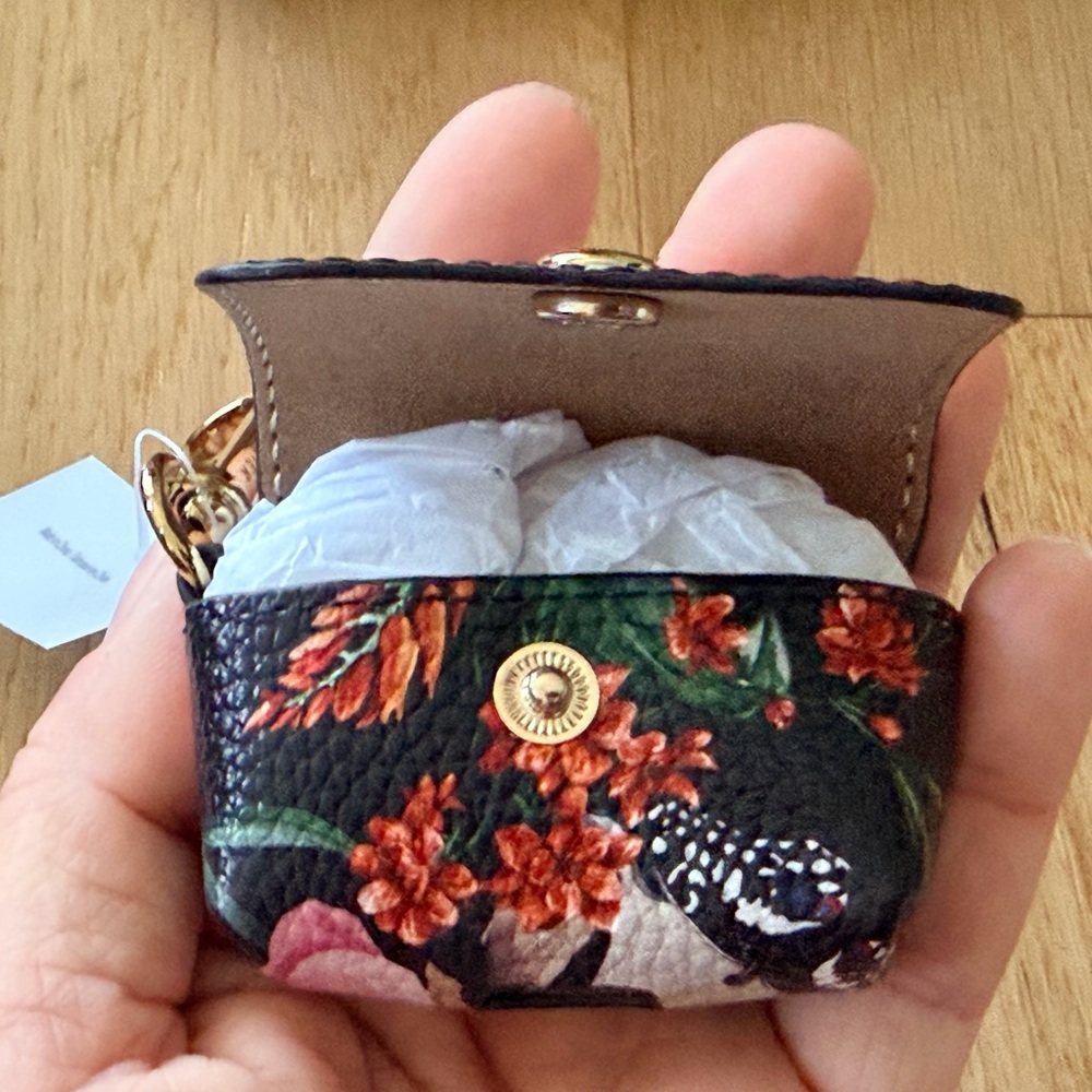 Bandolier AirPods Pro/Pro 2 Pouch in Ceci Rae Black Floral/Gold - Picture 4 of 7